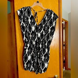 Boho LOFT romper, like new. Size small.